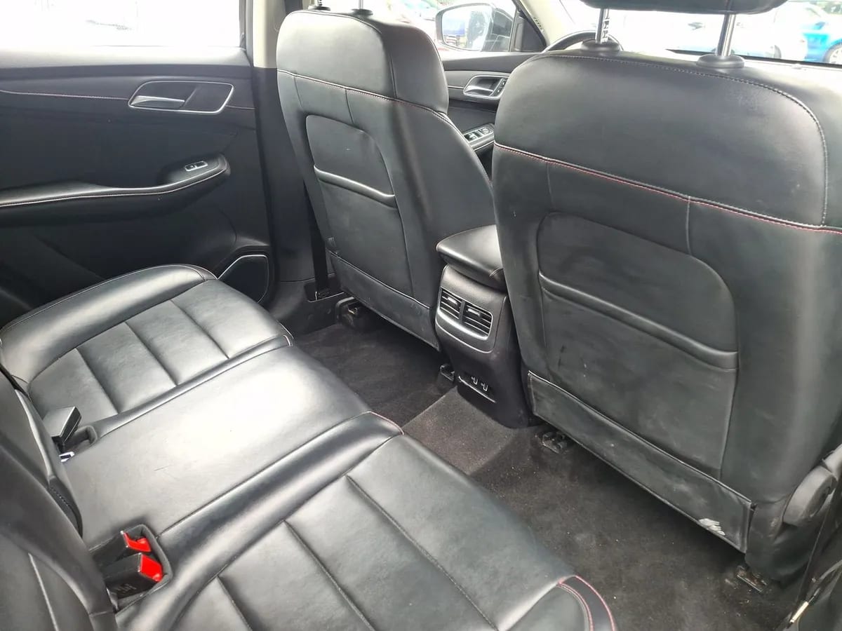 MG Hs 1.5t Comfort 2wd Mt 5p año 2022