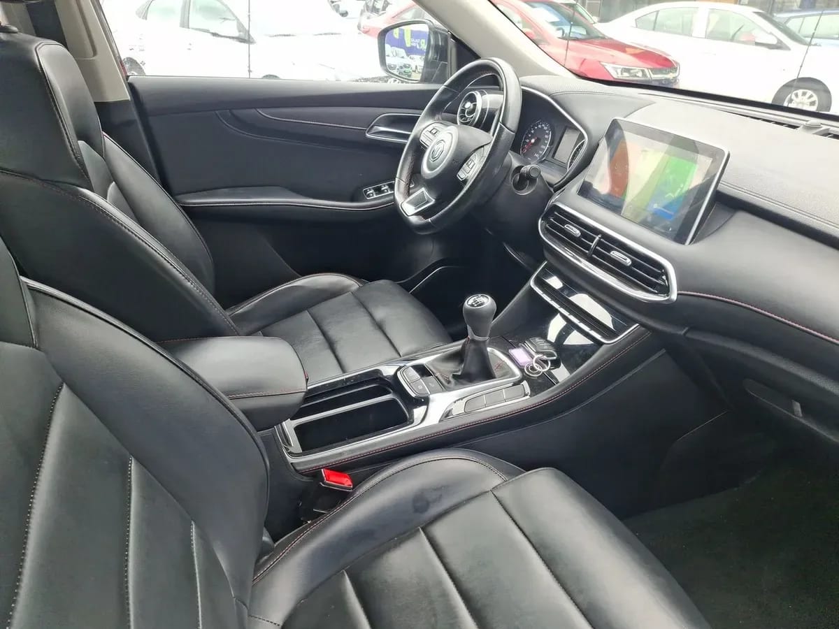 MG Hs 1.5t Comfort 2wd Mt 5p año 2022