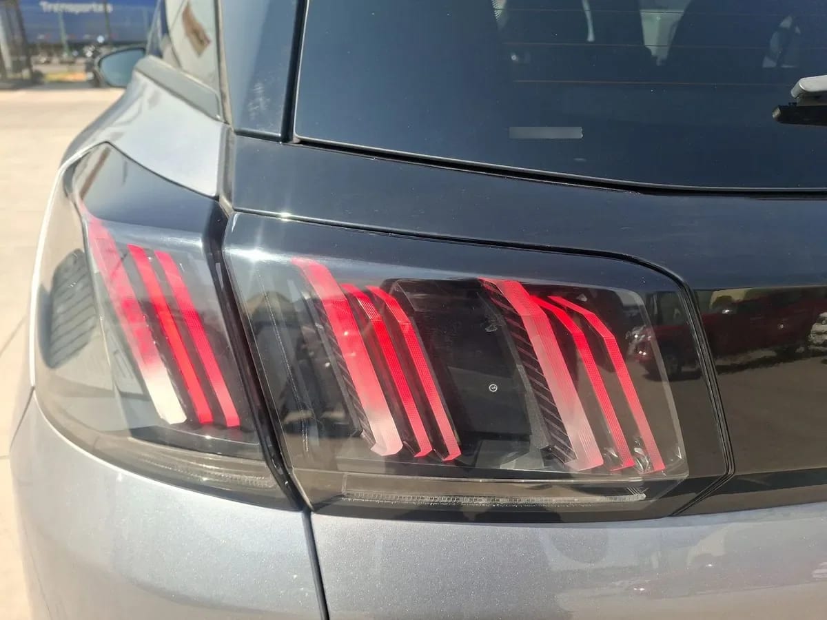 Peugeot 3008 1.5 Allure Pack Bluehdi 130 4x2 Eat8 5p año 2024