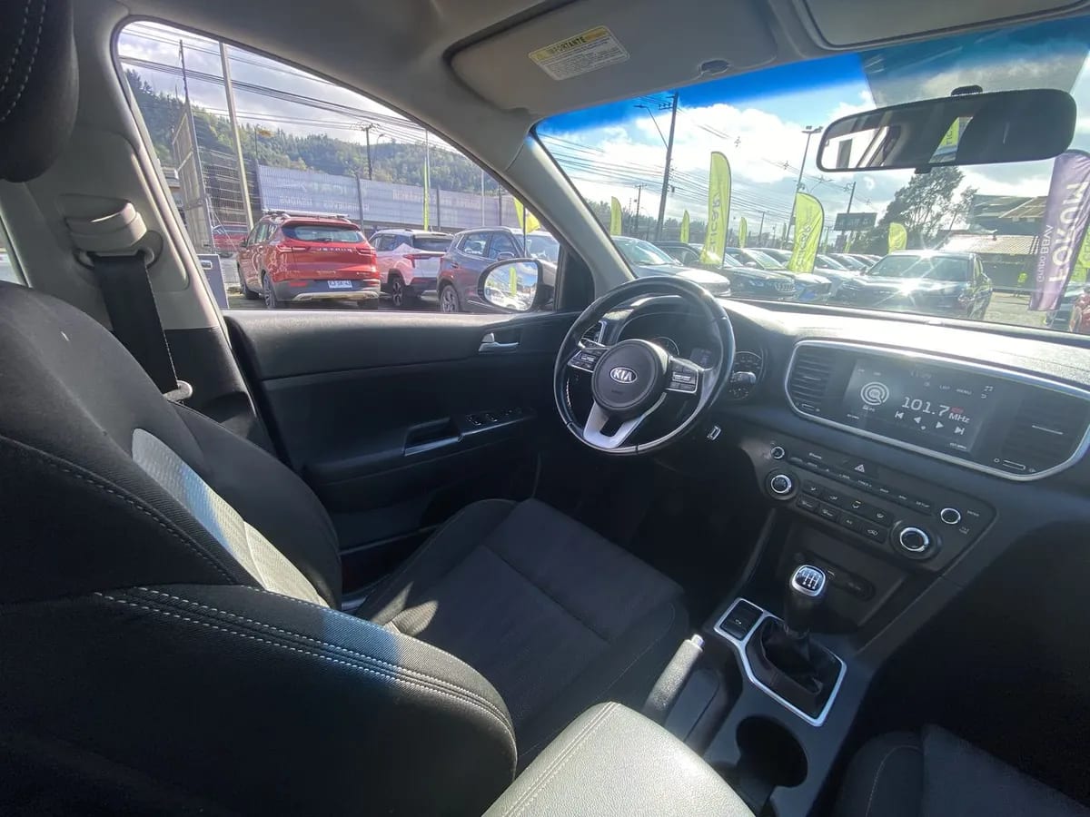 Kia Sportage 2.0 Lx 2wd 6ab Mt 5p año 2019