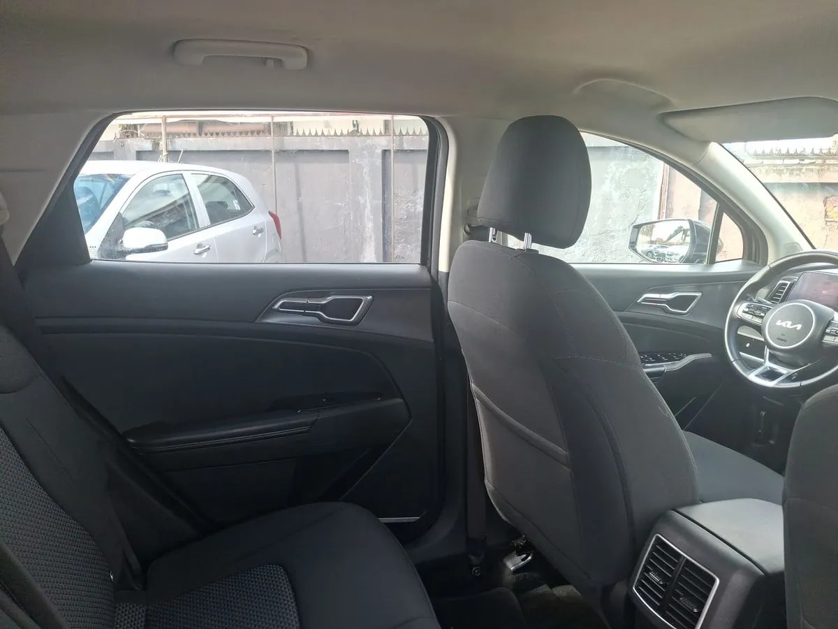 Kia Sportage 2.0 Ex Benc 2wd 6mt 5p año 2024