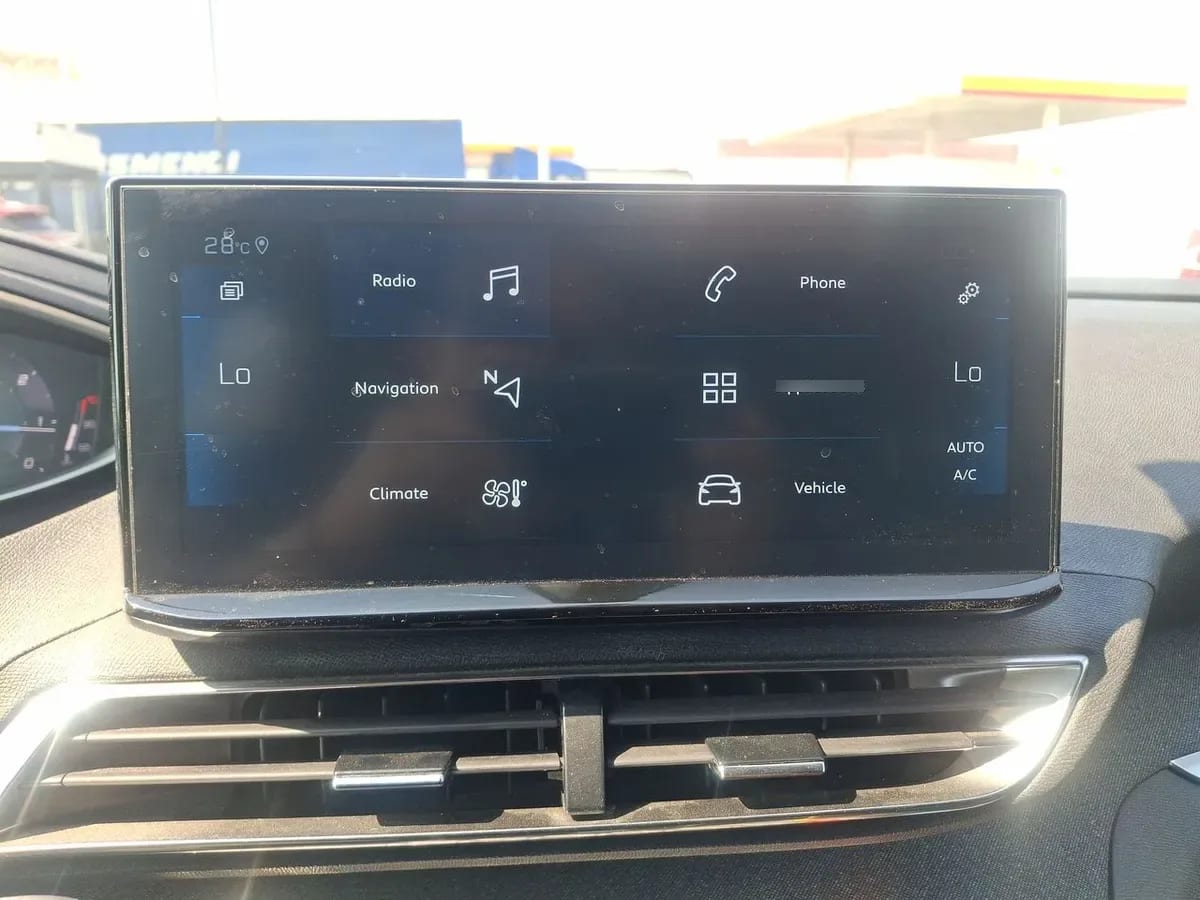 Peugeot 3008 1.5 Allure Pack Bluehdi 130 4x2 Eat8 5p año 2024