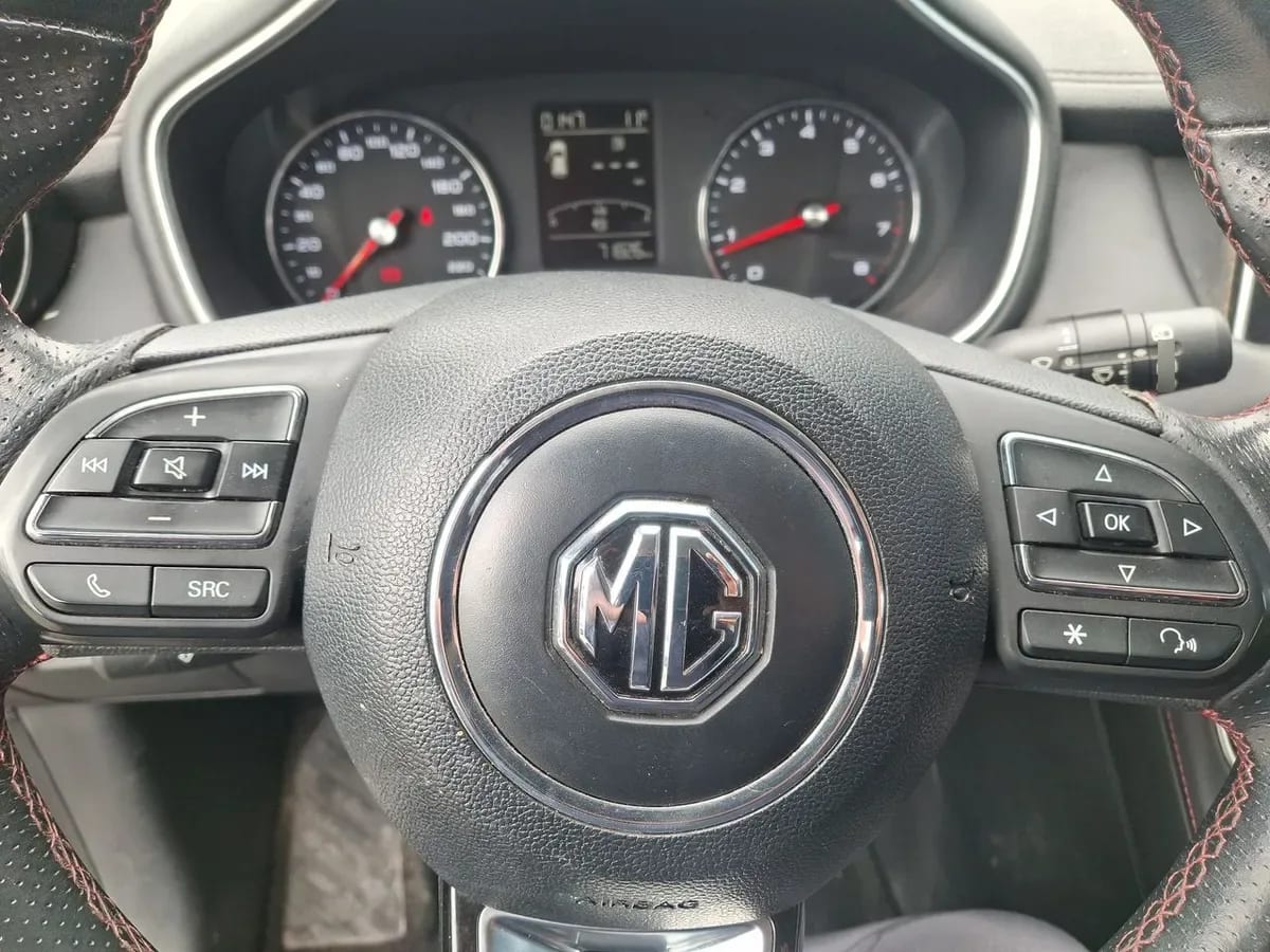MG Hs 1.5t Comfort 2wd Mt 5p año 2022