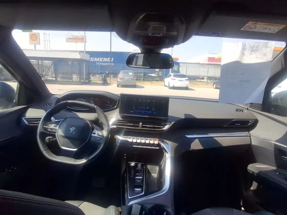 Peugeot 3008 1.5 Allure Pack Bluehdi 130 4x2 Eat8 5p año 2024
