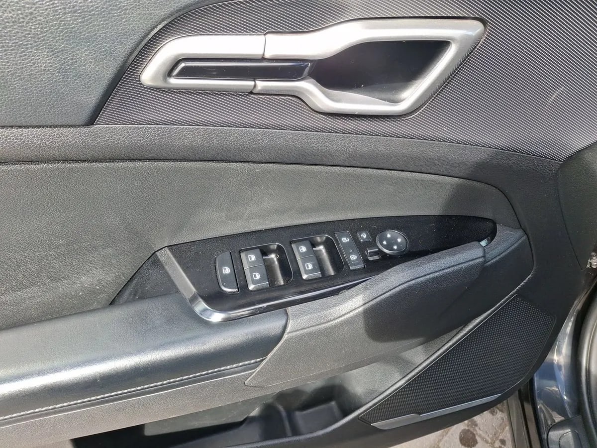 Kia Sportage 2.0 Ex Benc 2wd 6mt 5p año 2024