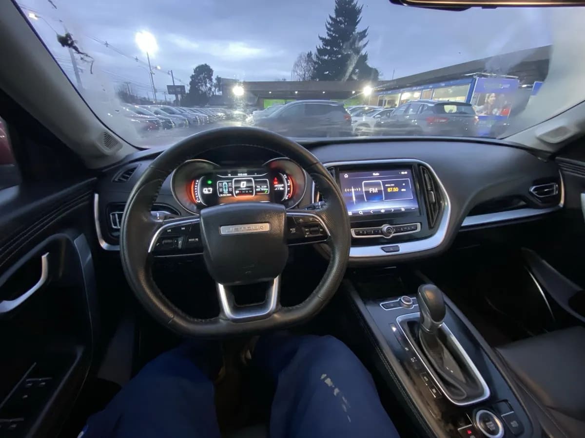Jetour X70 1.5t Glx 4x2 At 5p año 2022