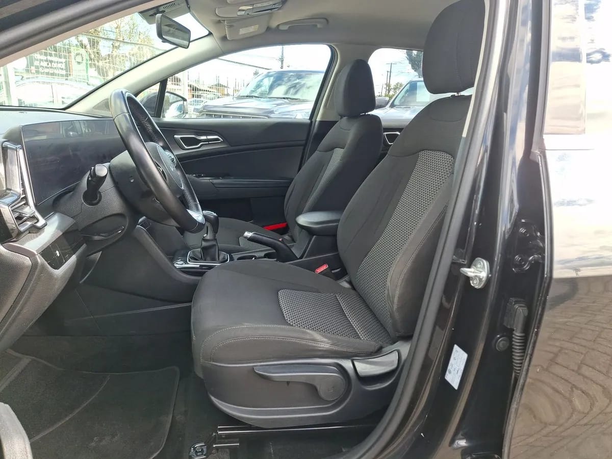 Kia Sportage 2.0 Ex Benc 2wd 6mt 5p año 2024