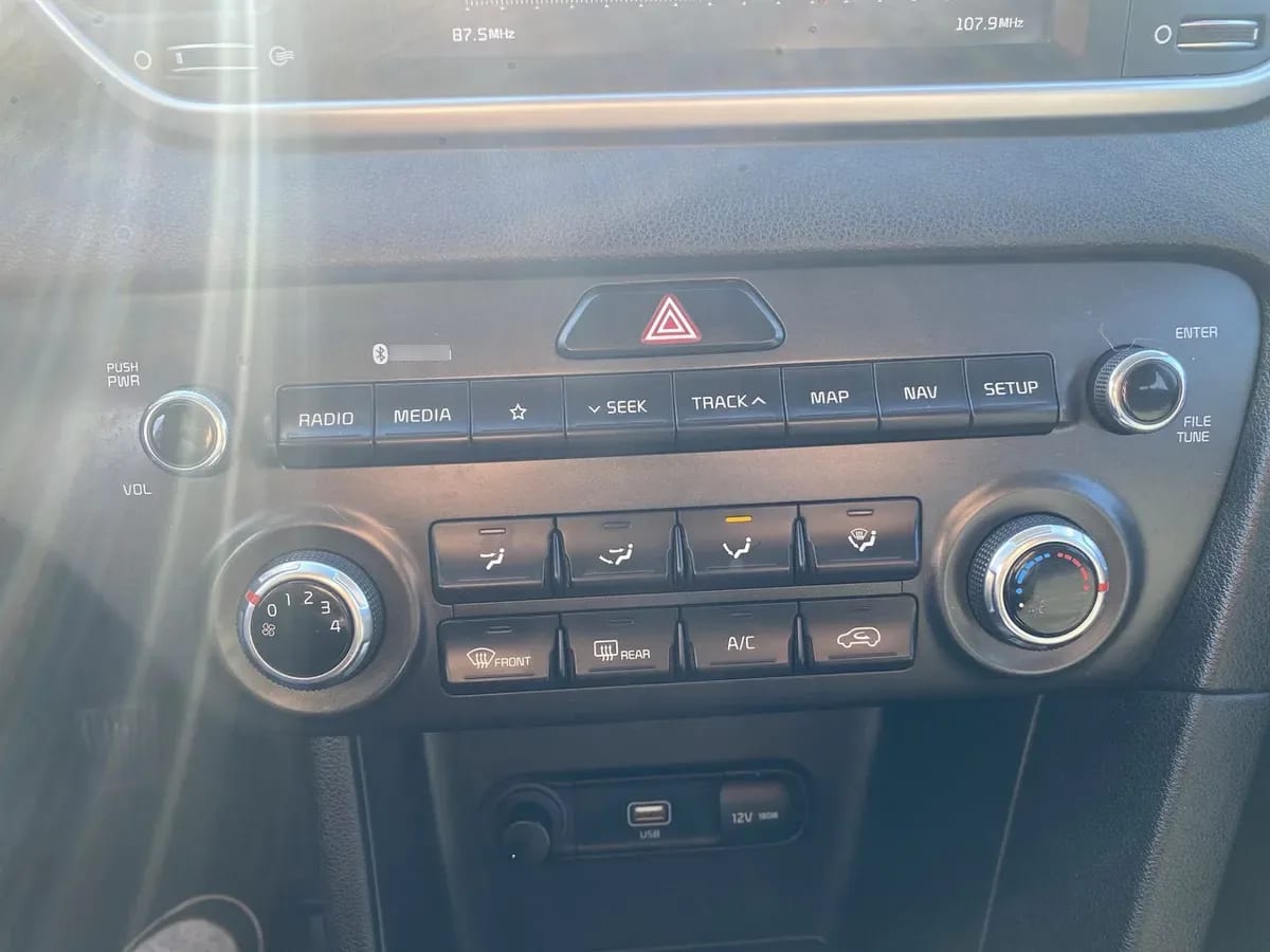 Kia Sportage 2.0 Lx 2wd 6ab Mt 5p año 2019