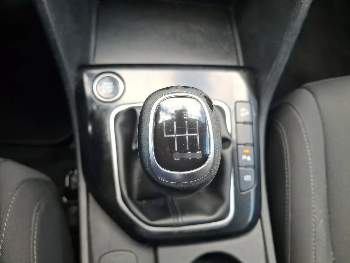 Kia Sportage 2.0 Ex Benc 2wd 6mt 5p año 2024