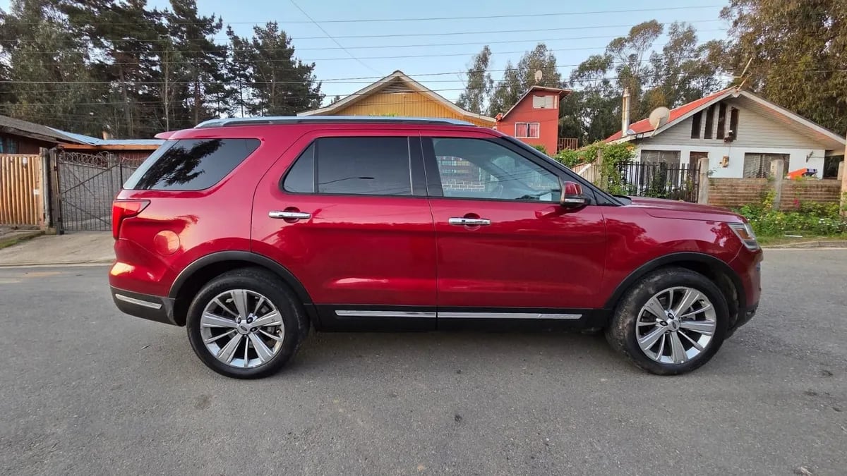 FORD EXPLORER 2.3 Xlt At 4x4 año 2020