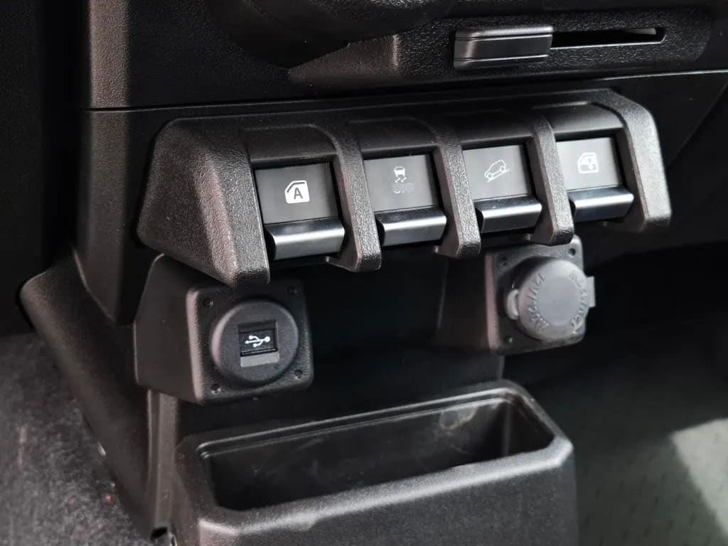 Suzuki Jimny Gl Winche Mt 4x4 Precio+ Iva año 2026