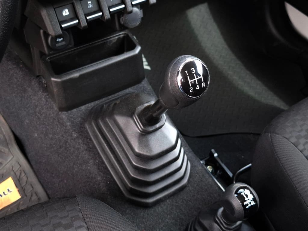 Suzuki Jimny Gl Winche Mt 4x4 Precio+ Iva año 2026