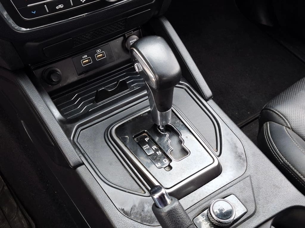 Ssangyong Grand Musso 2.2d Limited Plus Auto 4x4 At año 2024