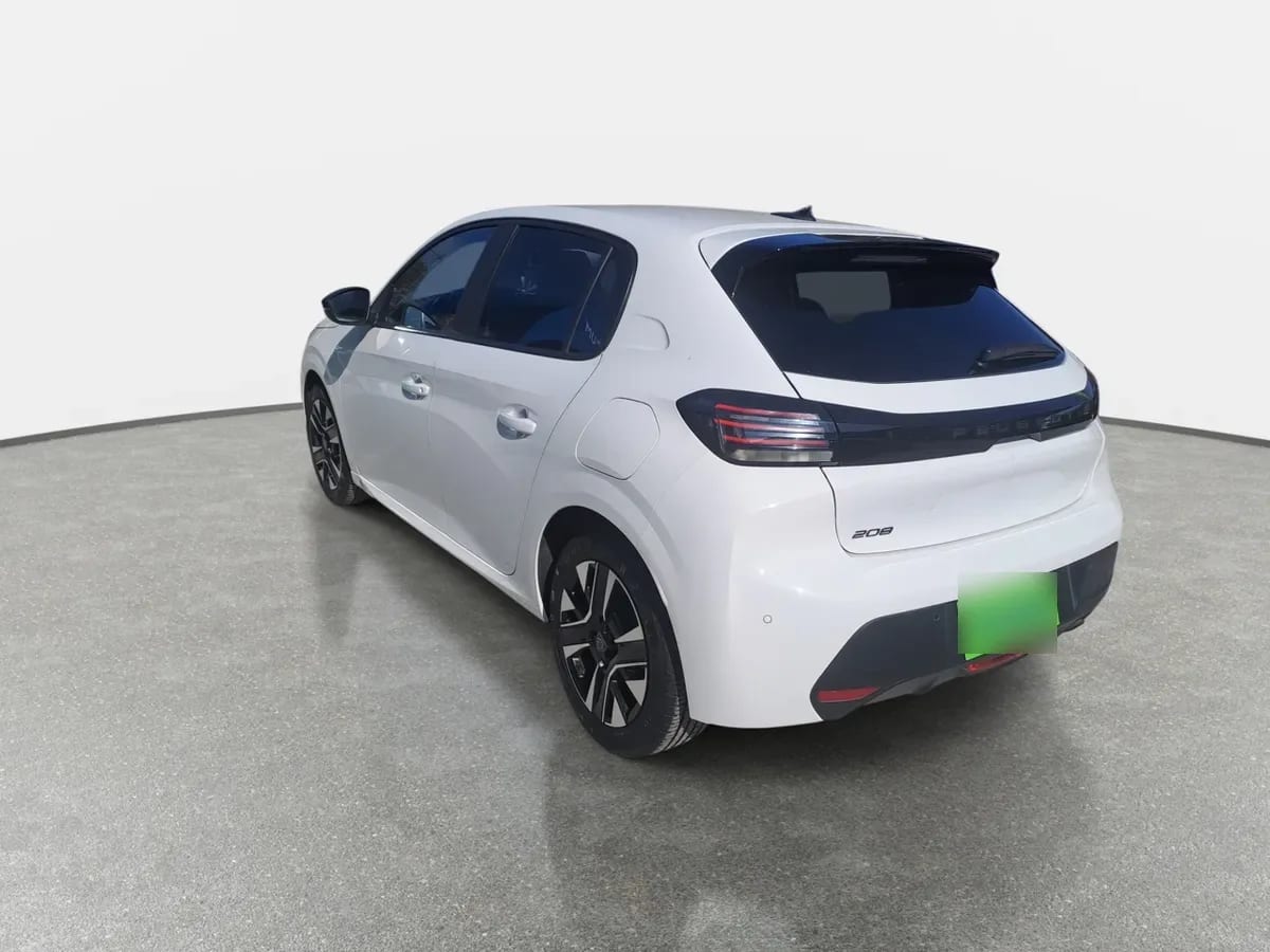 Peugeot 208 1.2 Puretech Allure Pack 100 4x2 Mt 5p año 2024
