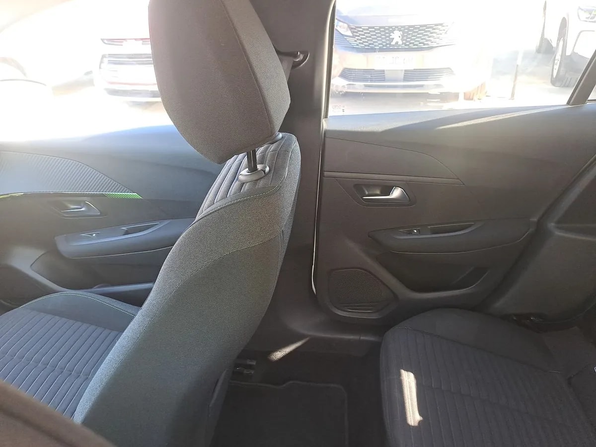 Peugeot 208 1.2 Puretech Allure Pack 100 4x2 Mt 5p año 2024