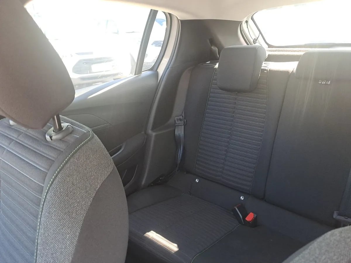 Peugeot 208 1.2 Puretech Allure Pack 100 4x2 Mt 5p año 2024
