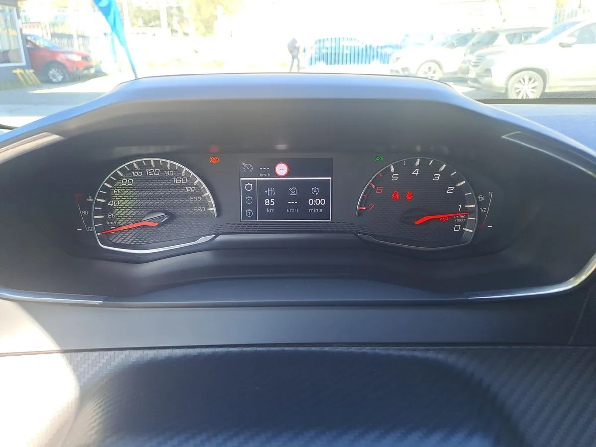 Peugeot 208 1.2 Puretech Allure Pack 100 4x2 Mt 5p año 2024