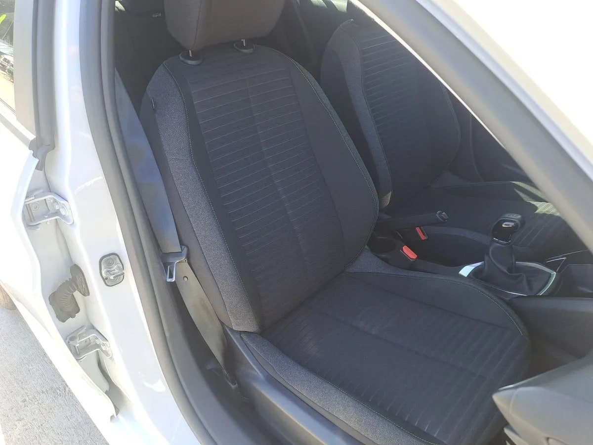 Peugeot 208 1.2 Puretech Allure Pack 100 4x2 Mt 5p año 2024