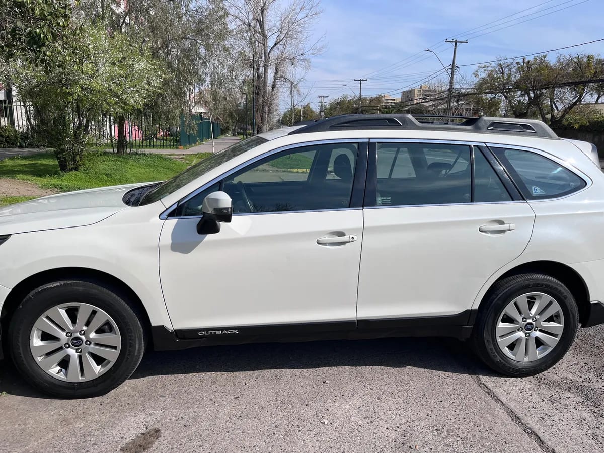 SUBARU OUTBACK 2.5 I Cvt Limited Zt (hk) At 4x4 año 2016