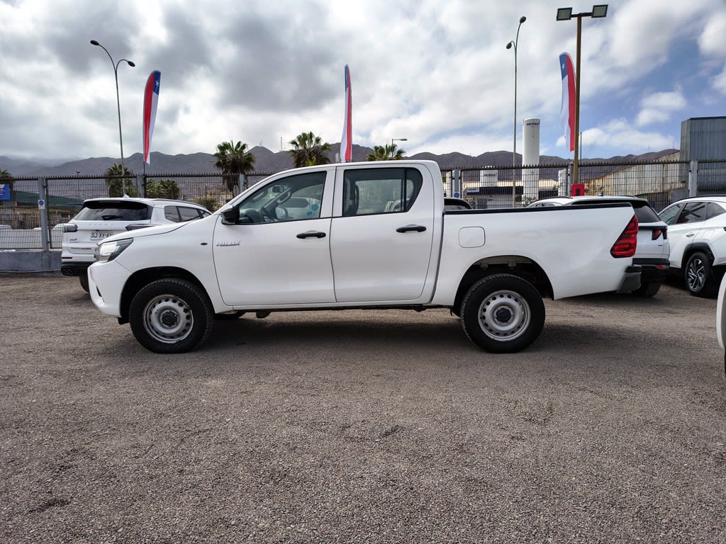 Toyota Hilux 2.4 Diesel 4x2 T/m año 2021