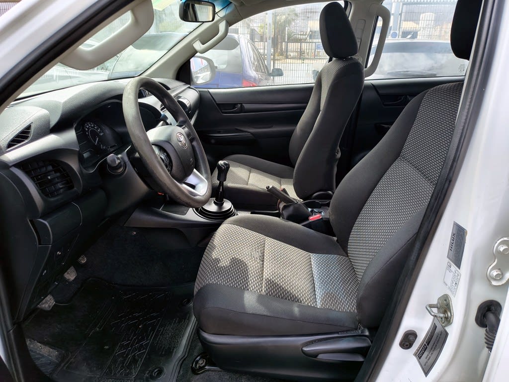Toyota Hilux 2.4 Diesel 4x2 T/m año 2021
