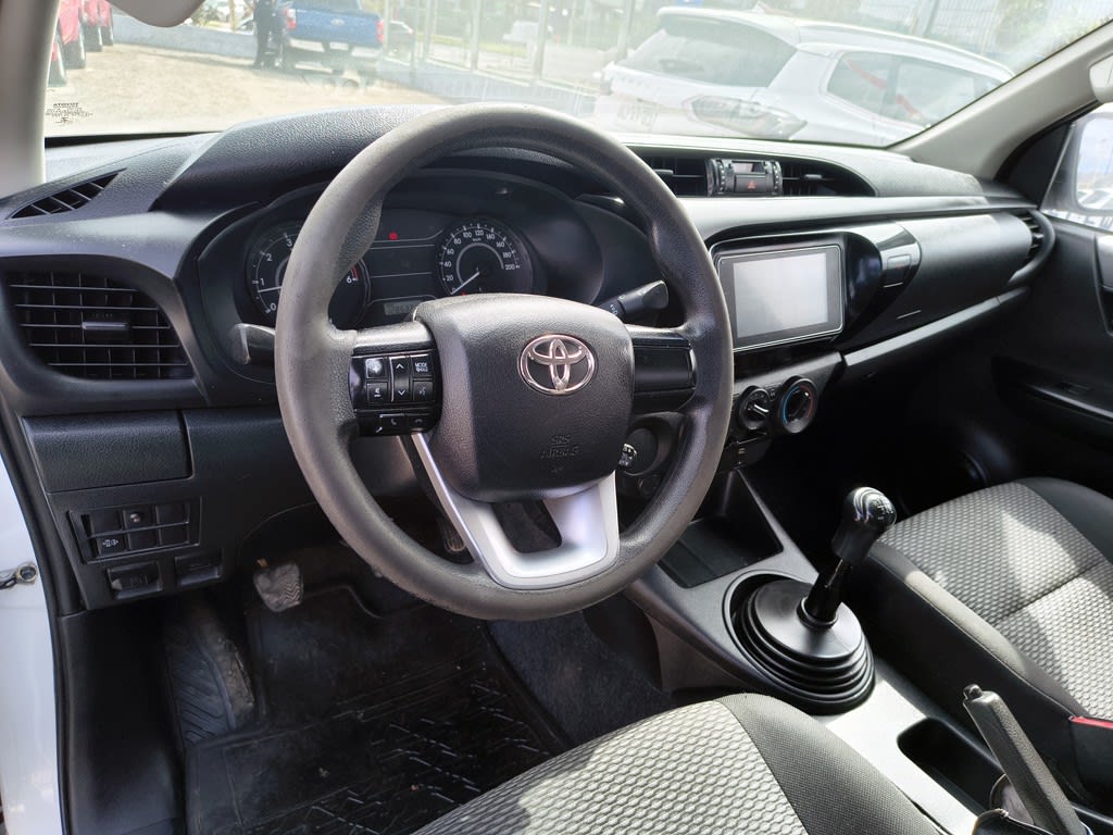 Toyota Hilux 2.4 Diesel 4x2 T/m año 2021