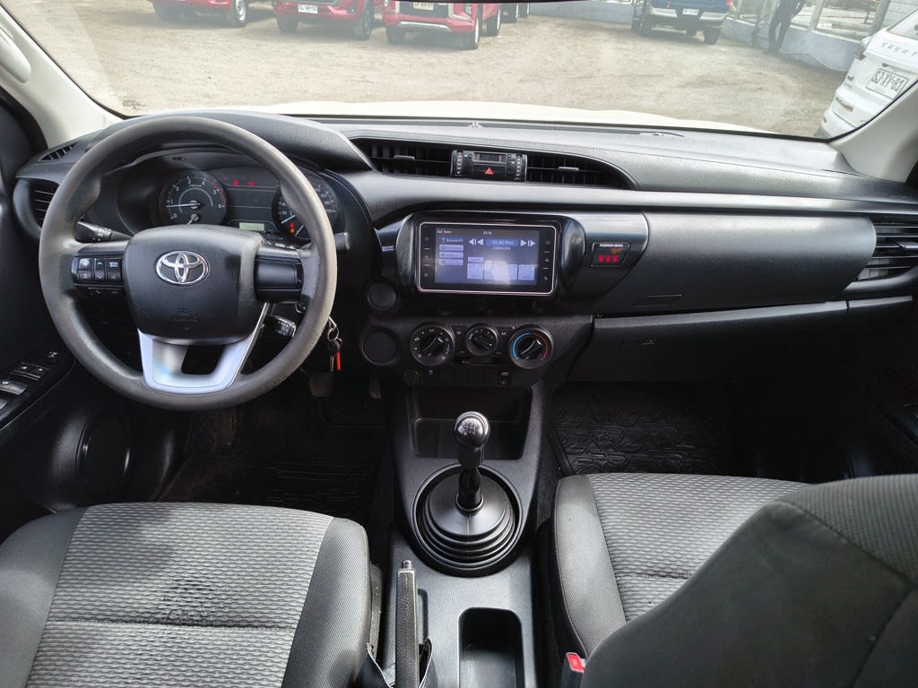 Toyota Hilux 2.4 Diesel 4x2 T/m año 2021
