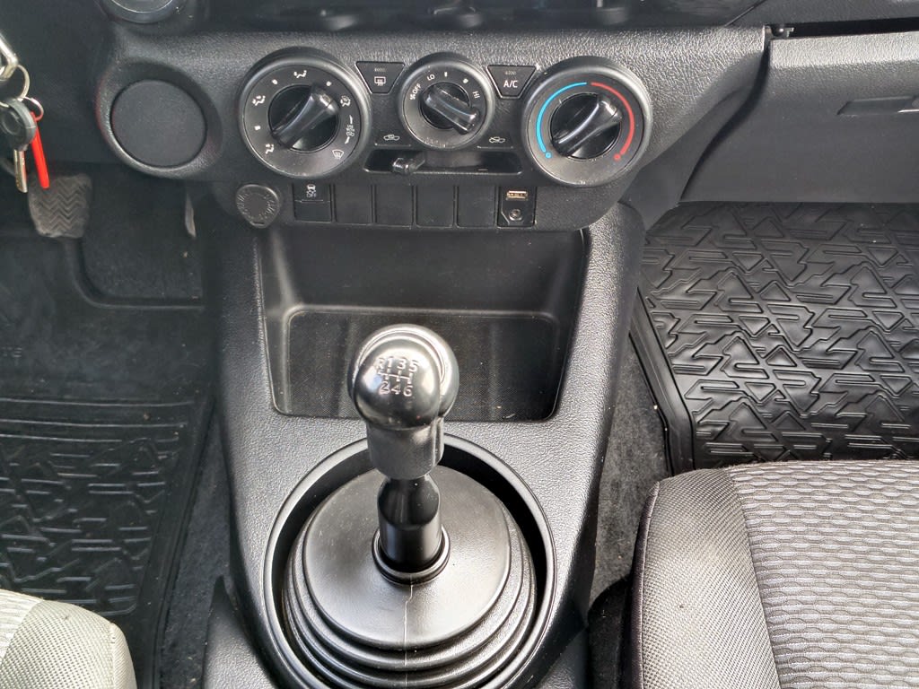Toyota Hilux 2.4 Diesel 4x2 T/m año 2021