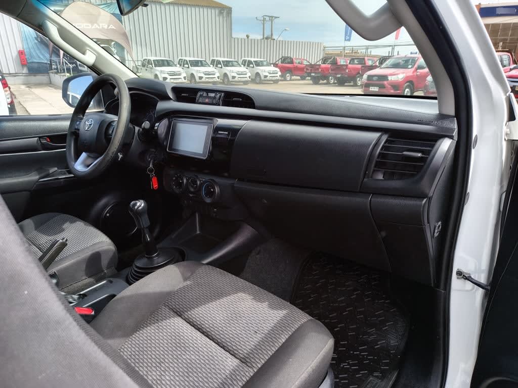 Toyota Hilux 2.4 Diesel 4x2 T/m año 2021