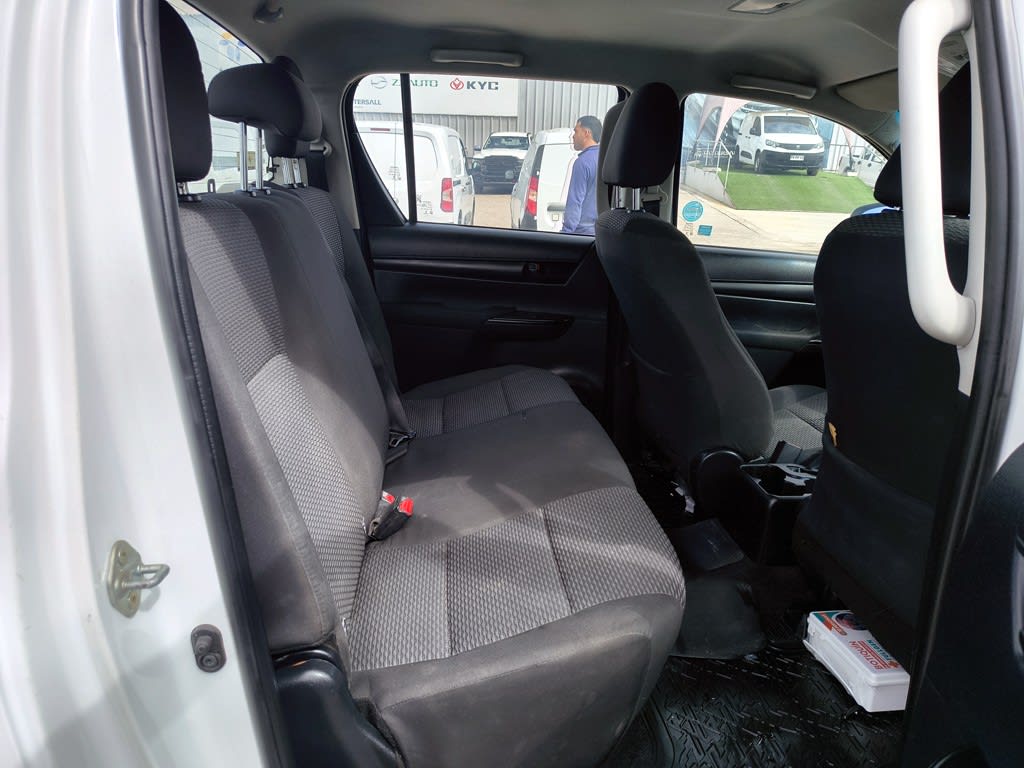 Toyota Hilux 2.4 Diesel 4x2 T/m año 2021