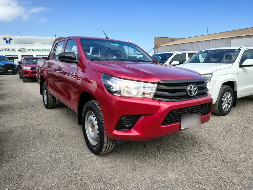Toyota Hilux 2.4 Diesel 4x2 T/m año 2022