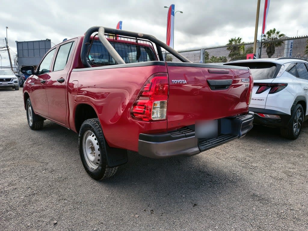 Toyota Hilux 2.4 Diesel 4x2 T/m año 2022