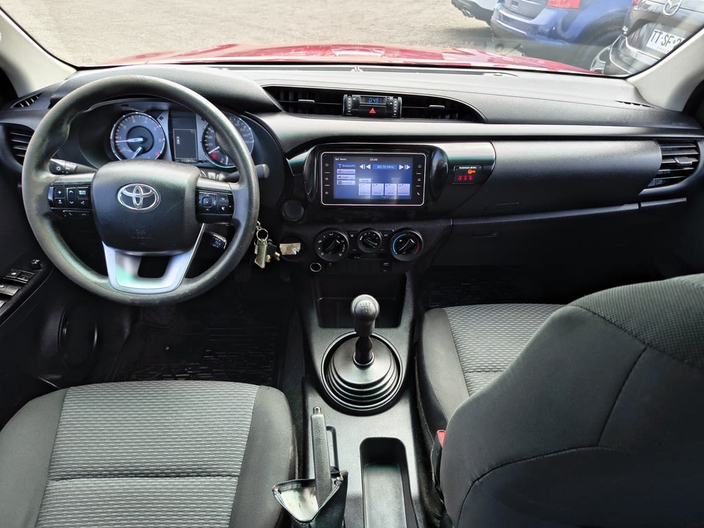 Toyota Hilux 2.4 Diesel 4x2 T/m año 2022