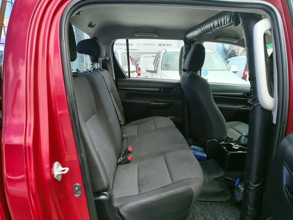 Toyota Hilux 2.4 Diesel 4x2 T/m año 2022