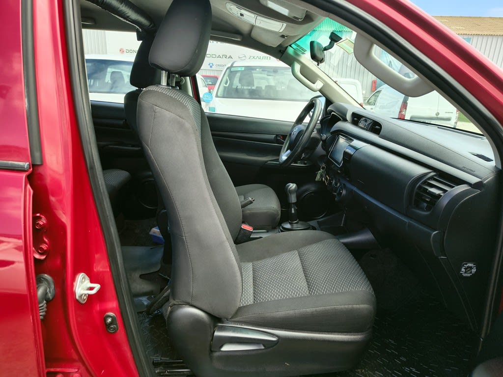 Toyota Hilux 2.4 Diesel 4x2 T/m año 2022