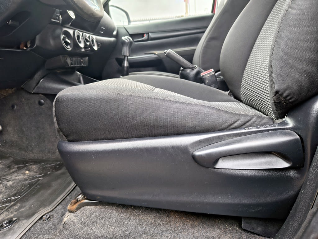 Toyota Hilux Tss 2.4 Diesel 4x4 T/m año 2023