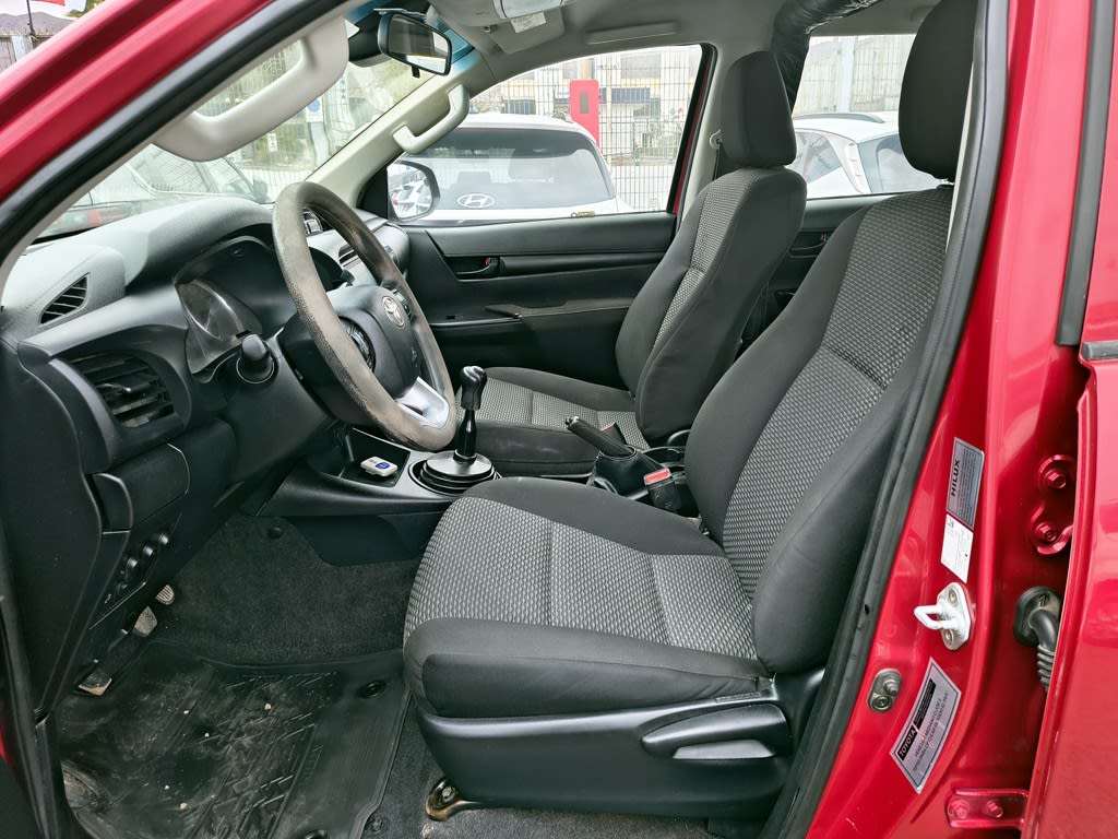 Toyota Hilux Tss 2.4 Diesel 4x4 T/m año 2023