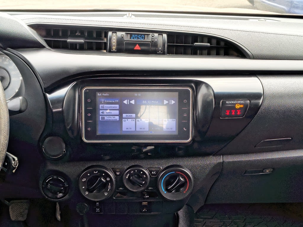 Toyota Hilux Tss 2.4 Diesel 4x4 T/m año 2023