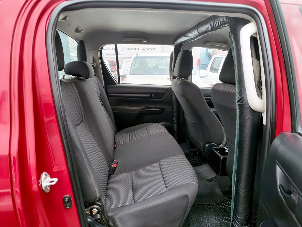 Toyota Hilux Tss 2.4 Diesel 4x4 T/m año 2023