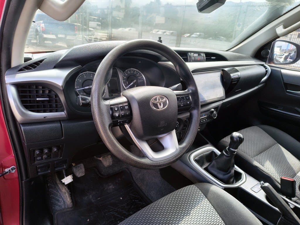 Toyota Hilux 2.8 Sr Diesel 4x4 T/m año 2023
