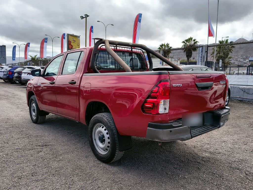 Toyota Hilux 2.4 Diesel 4x2 T/m año 2023