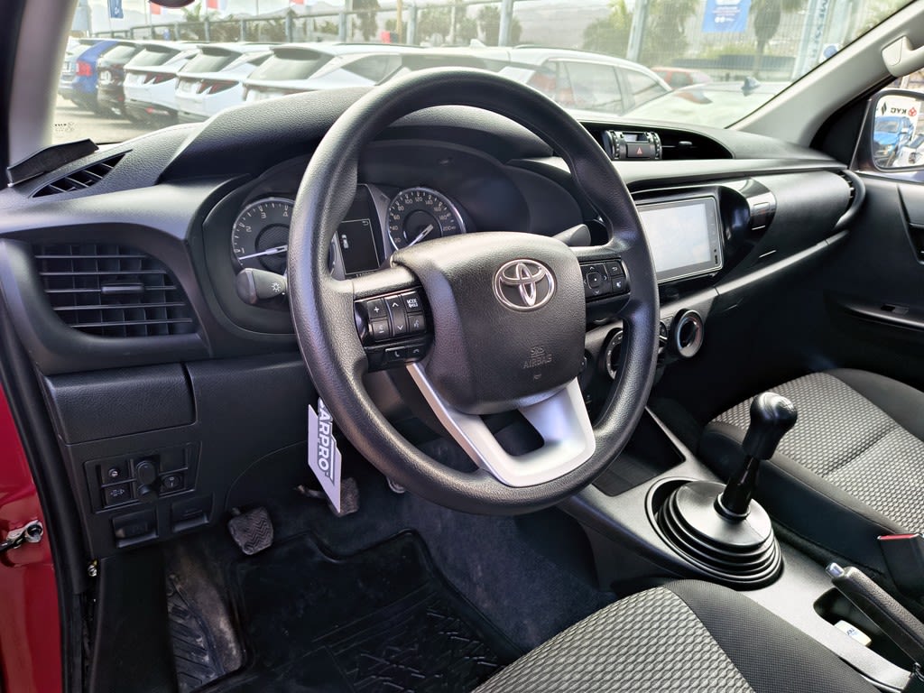 Toyota Hilux 2.4 Diesel 4x2 T/m año 2023