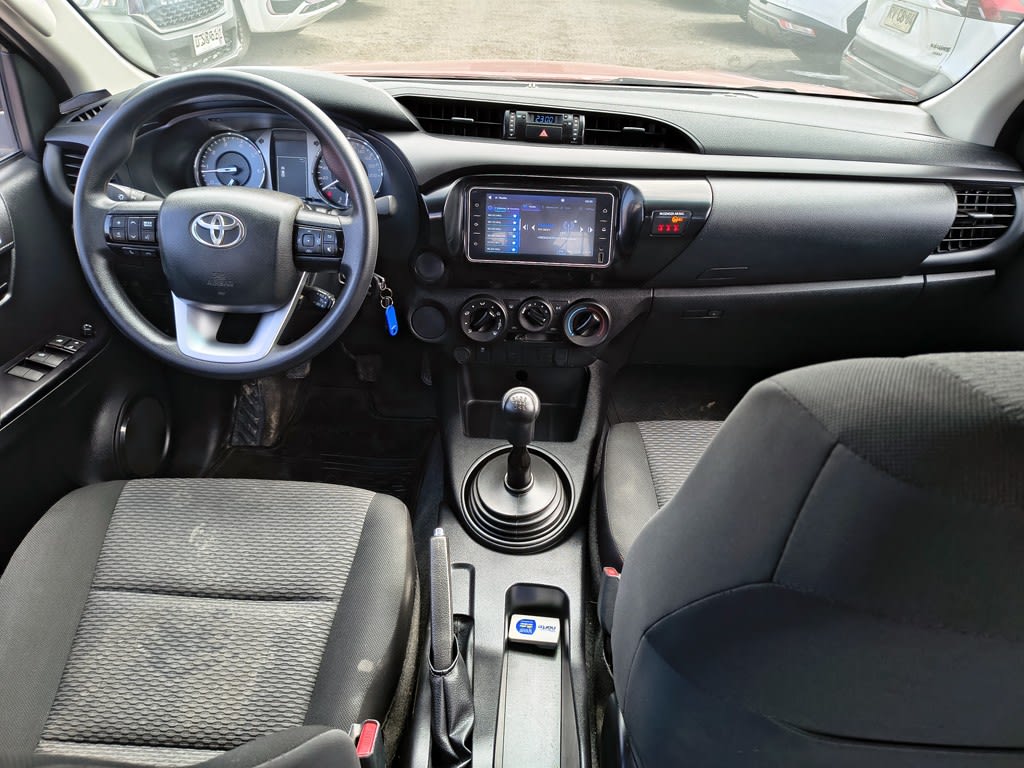 Toyota Hilux 2.4 Diesel 4x2 T/m año 2023