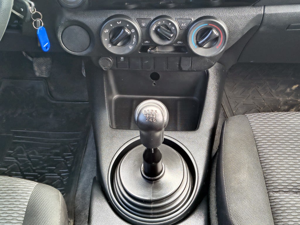 Toyota Hilux 2.4 Diesel 4x2 T/m año 2023