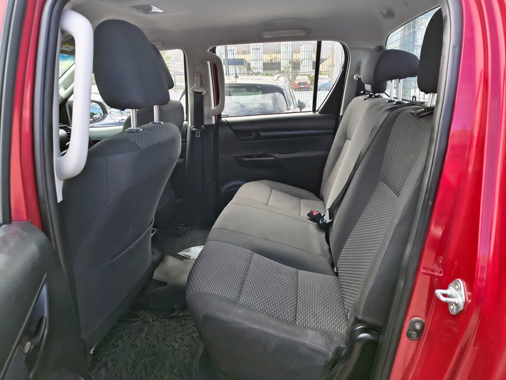 Toyota Hilux 2.4 Diesel 4x2 T/m año 2023