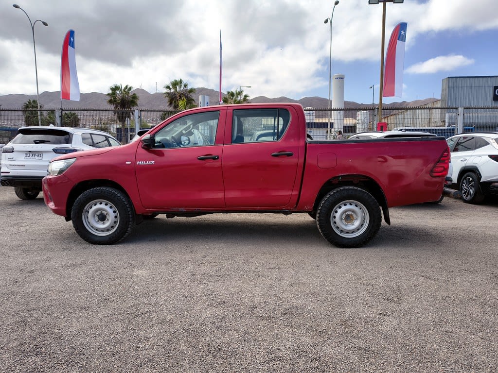 Toyota Hilux Tss 2.4 Diesel 4x4 T/m año 2023