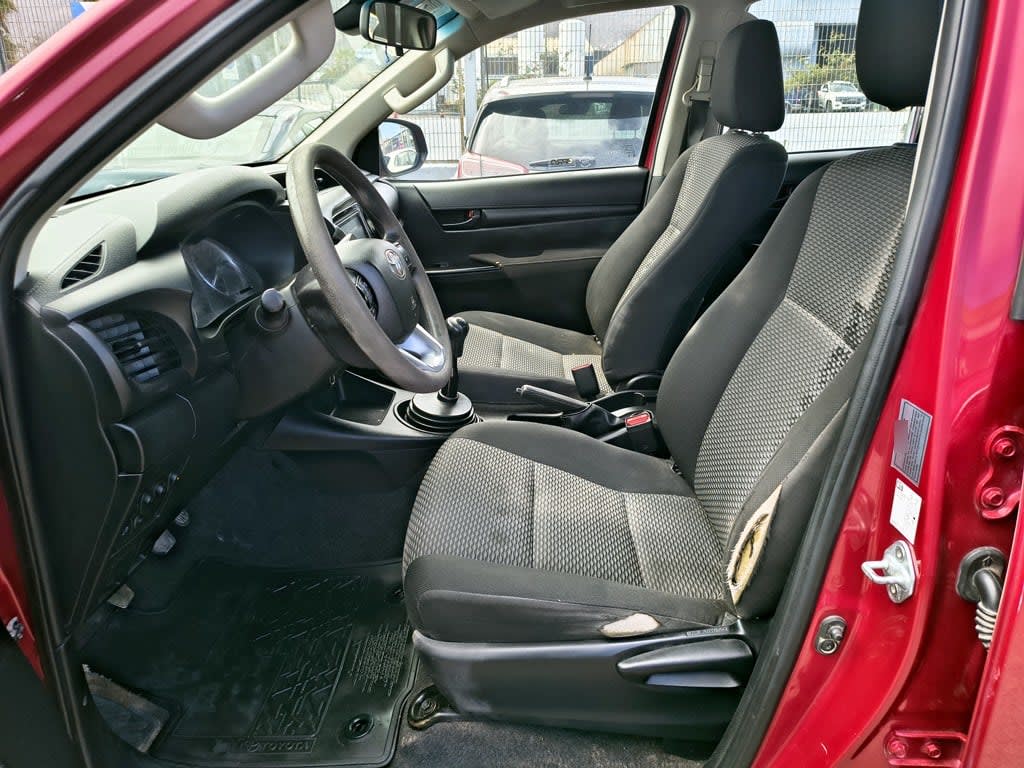 Toyota Hilux Tss 2.4 Diesel 4x4 T/m año 2023