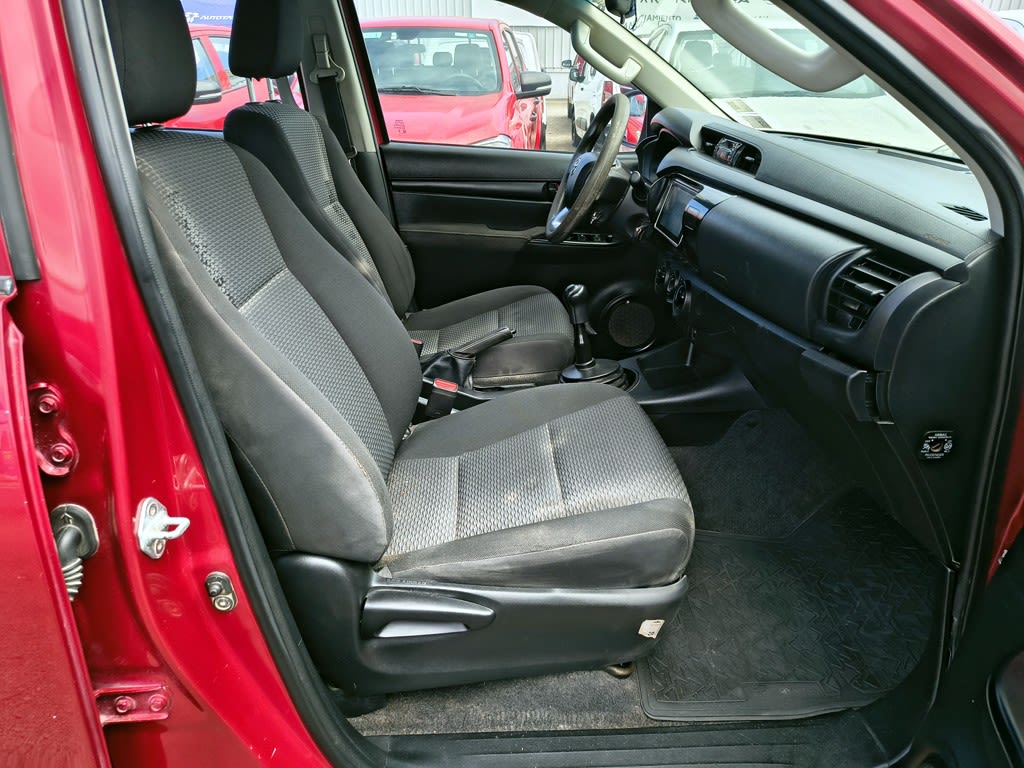 Toyota Hilux Tss 2.4 Diesel 4x4 T/m año 2023