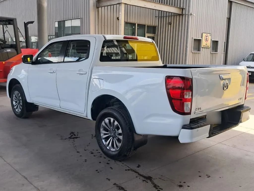 Mazda Bt-50 3.0 4x4 Mt año 2023