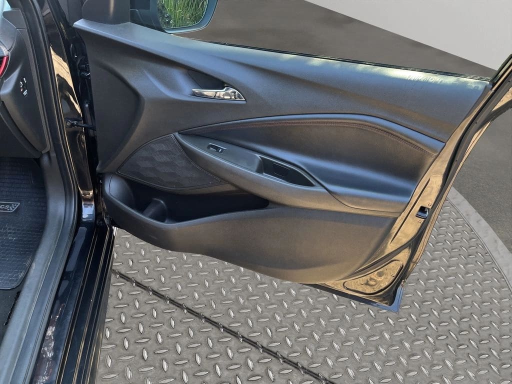Chevrolet Onix Hb Rs 1.0t año 2021